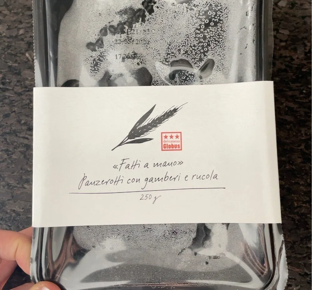 Panzerotti con gamberi e rucola