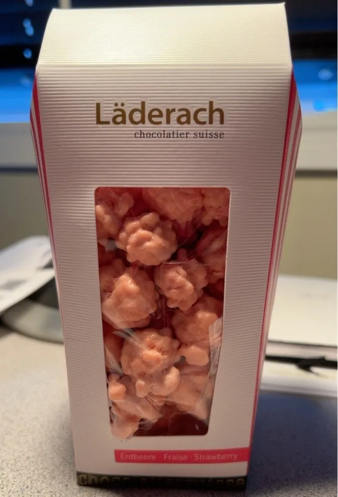 Strawberry popcorn