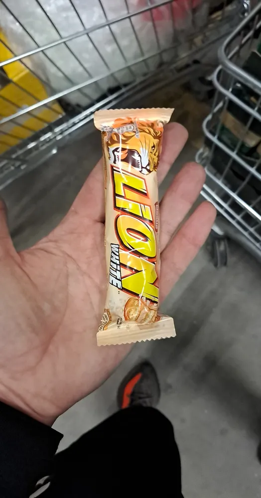Lion White Bar