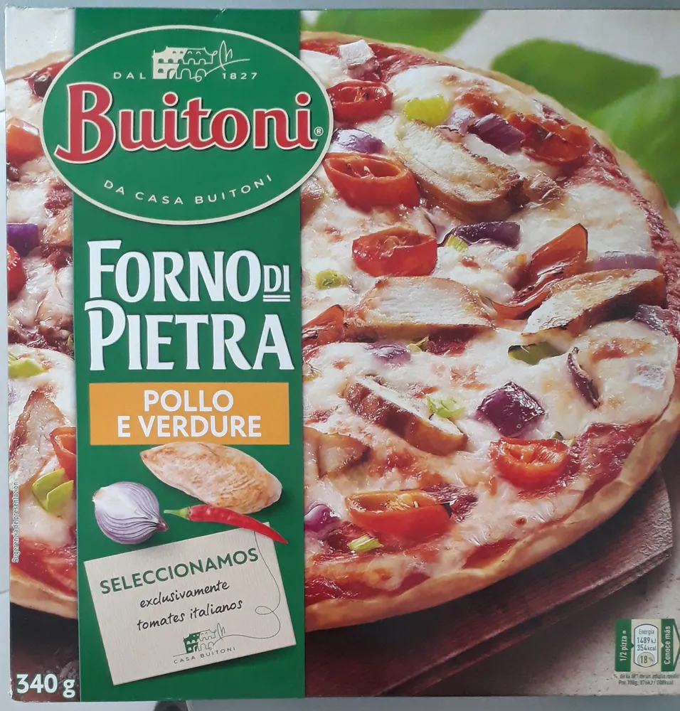 Pizza de pollo con mozzarella y vegetales