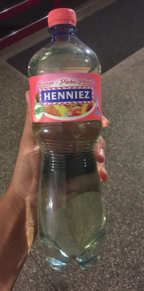 Henniez Ananas Pêche