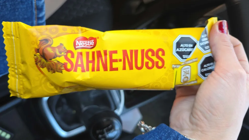SAHNE-NUSS