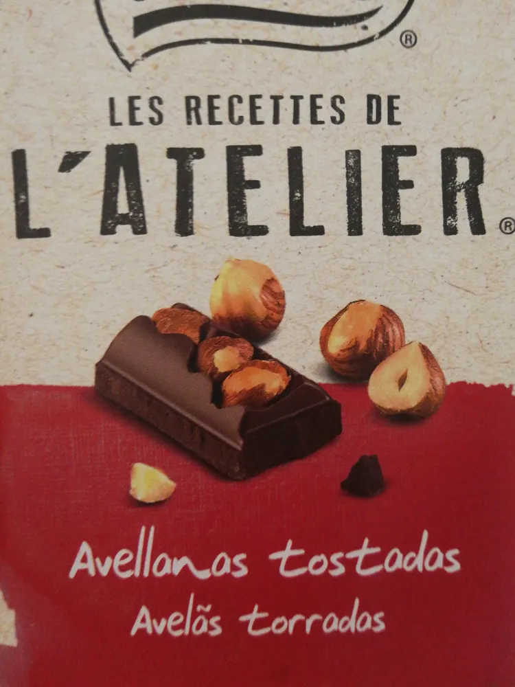 L'atelier chocolate negro con avellanas tostadas