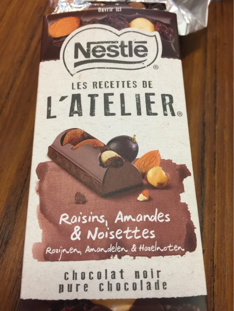 Chocolat noir raisins, amandes et noisettes