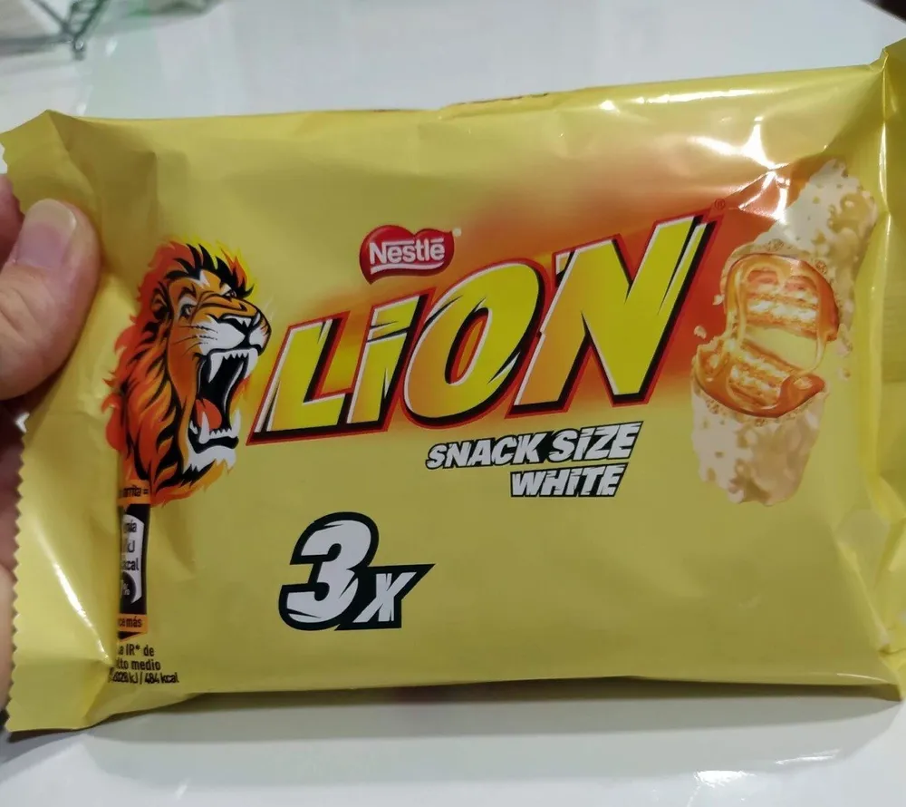 Lion white snack size