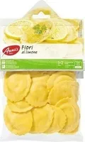 Pâtes fraîches aux oeufs farcies au fromage et au citron