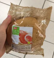 Hummus Tomato Sandwich