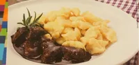 Civet de chevreuil avec knopfli et chou rouge
