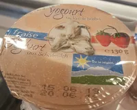 Yogourt au lait de brebis fraise de la région