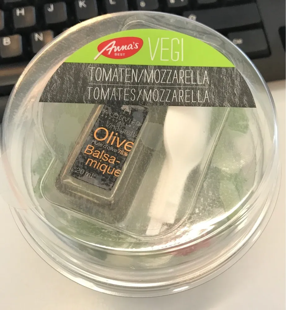 Tomaten-mozarella-salat Mit Rucola