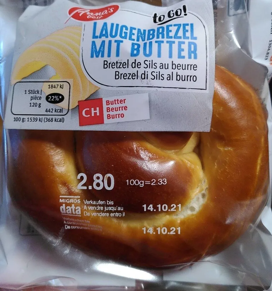 Laugenbrezel mit Butter