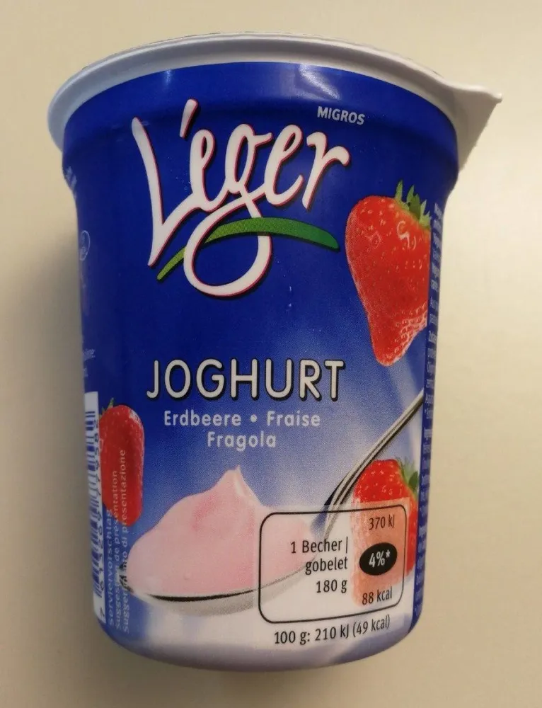 Yaourt maigre avec fraises et édulcorants