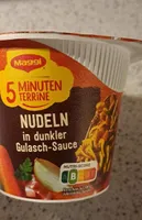 5 Minuten Terrine Nudeln in dunkler Gulasch-Sauce