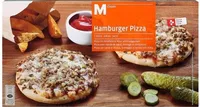 Pizza avec viande de bœuf, fromage et cornichons
