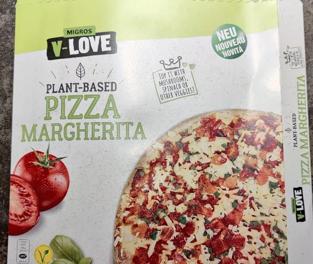 Plant-based pizza Margherita