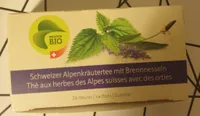 Thé aux herbes des Alpes suisses  avec des orties