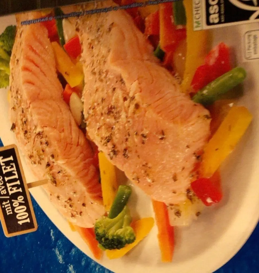 Fish menu Lachs und Gemüse