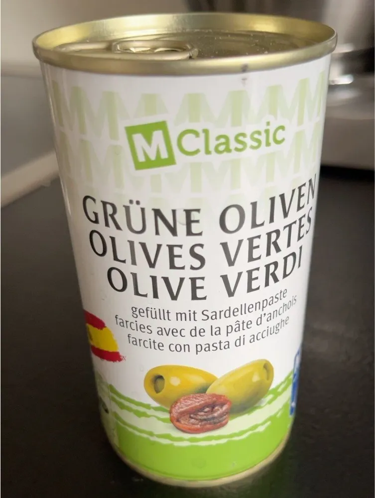 Oliven gefüllt mit Sardellenpaste