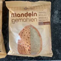 Nüsse Mandeln gemahlen geschält