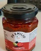 Bruschetta con olive e pomidori secchi