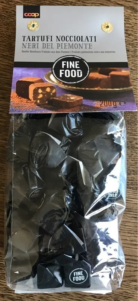 Pralinés piémontais noirs aux noisettes