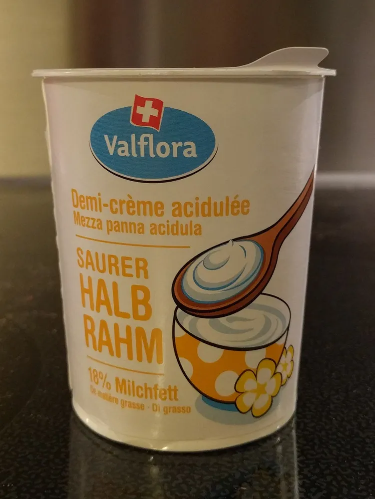 Demi-creme acidulee