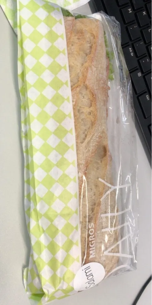 Steinofenbaguette mit Salami