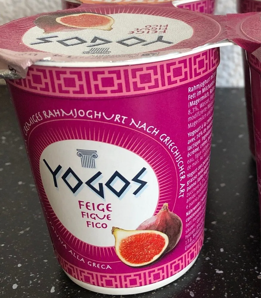 Yogourt à la crème et figues séchées
