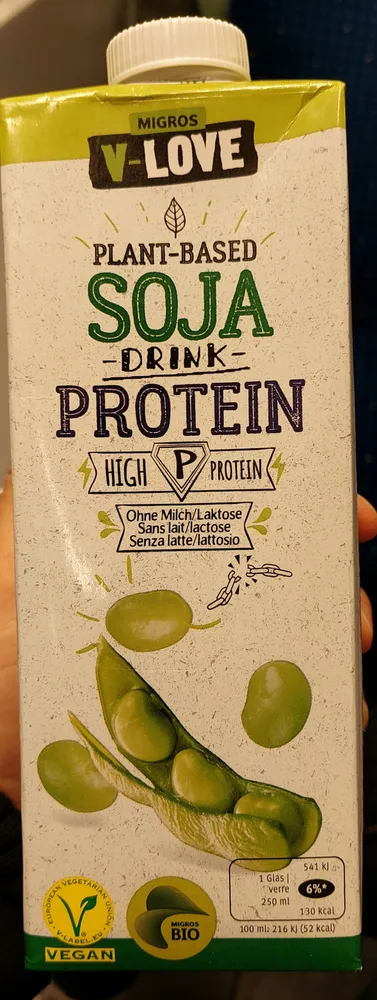 Plant-based soja drink high protein