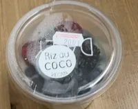 Kokosreis Dessert mit Waldbeeren