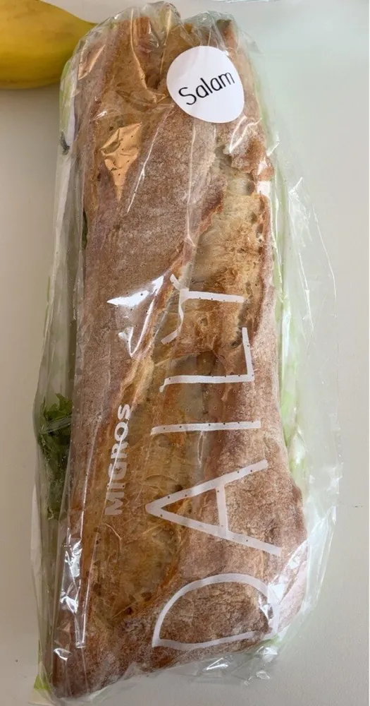 Baguette salami