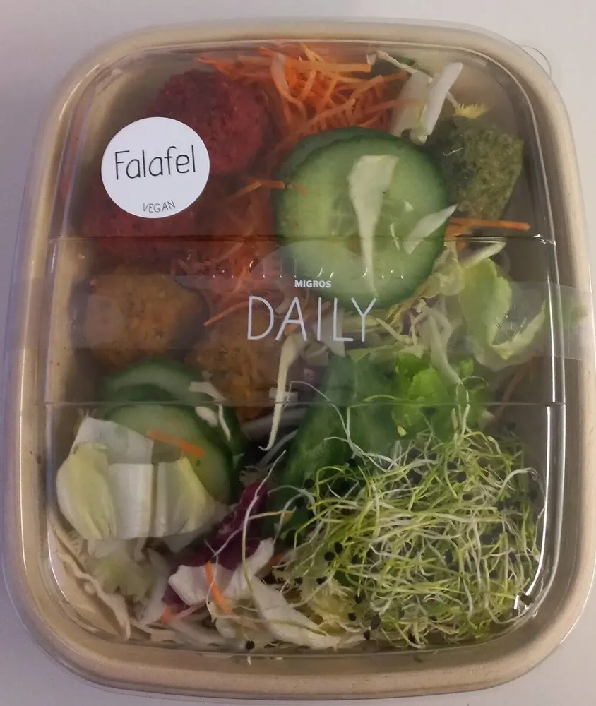 Mischsalat mit Falafel