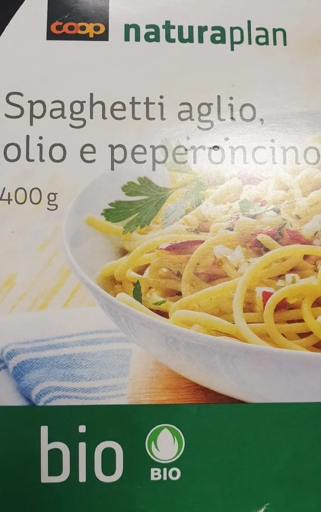 Spaghetti aglio, olio e peperoncino (ail, huile et piments)