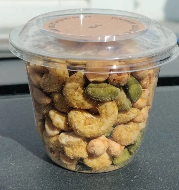Mélange de fruits à coque avec pois chiches