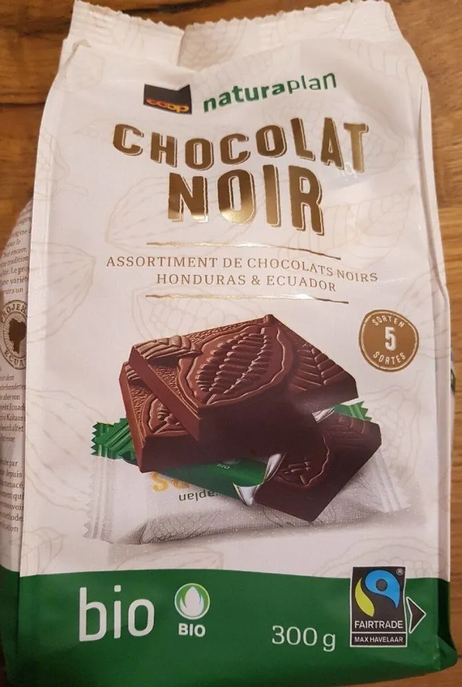 Assortiment de chocolats noirs