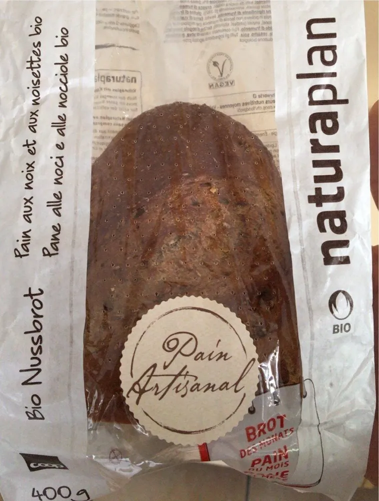 Pain aux noix et aux noisettes bio