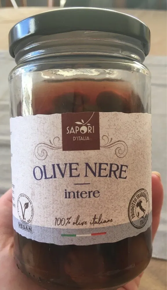 Olive nere intere