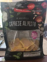 Raviolo caprese al pesto