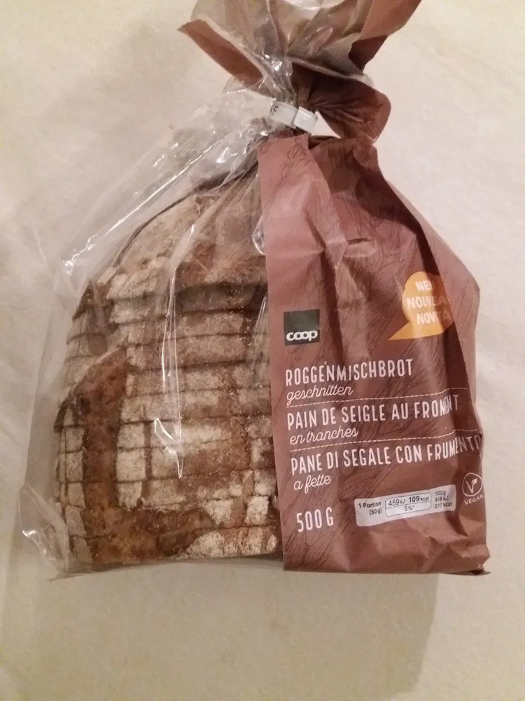 Pain de seigle au froment en tranches