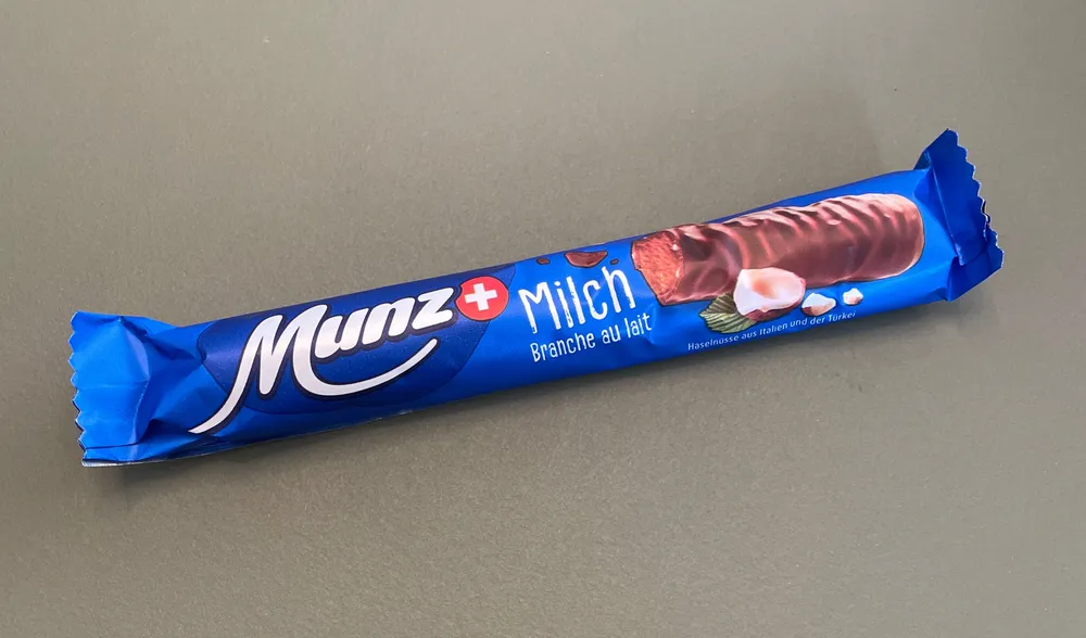 Milchschokoladestängel mit Pralinéfüllung