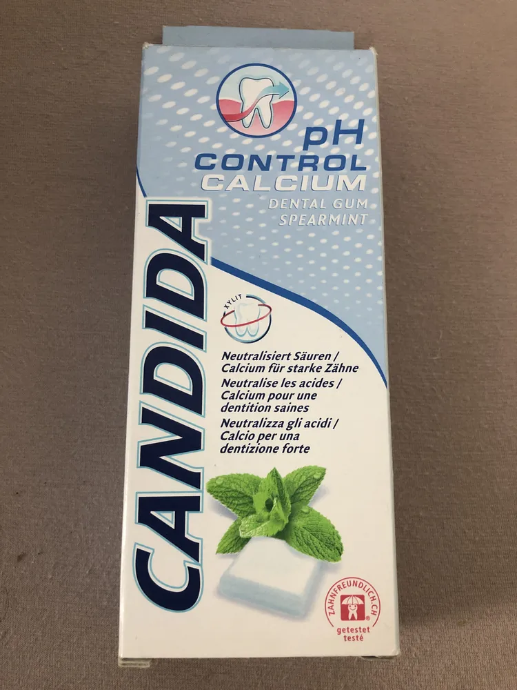 Candida dental gum calcium