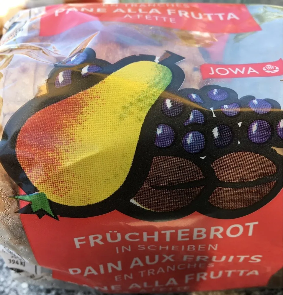 Pain aux fruits en tranche