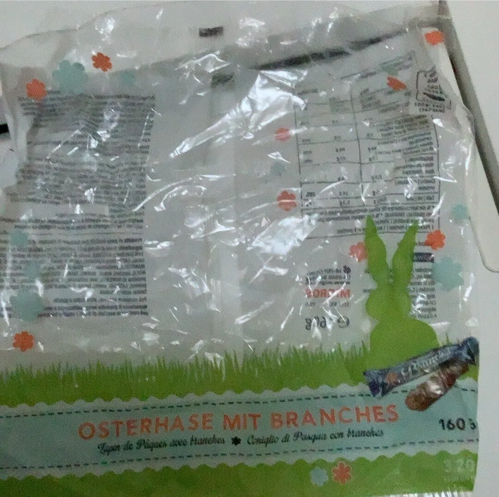 lapin de pâques avec branche