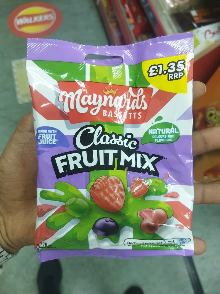 MADE WITH FRUIT JUICE T32 Maynard's BASSETTS £1.35