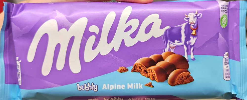 Bubbly Alpine milk