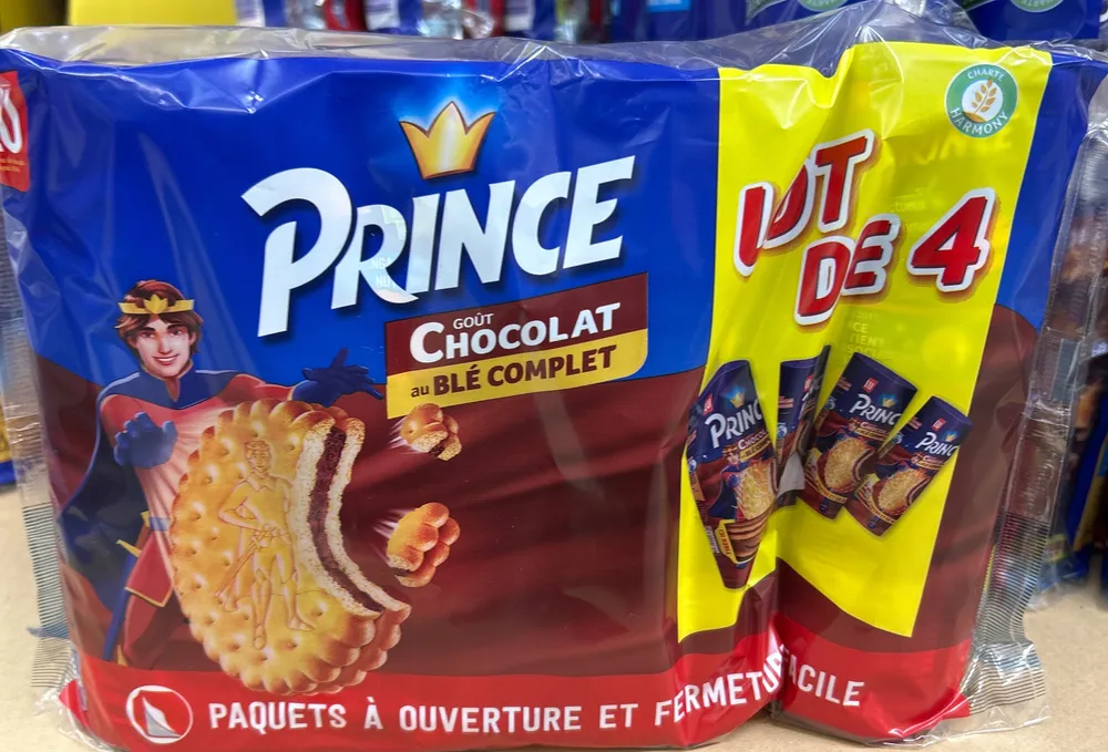 Biscuits fourrés goût chocolat au blé complet
