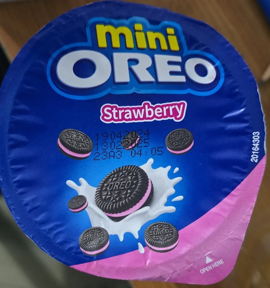 Oreo Mini Strawberry Biscuit