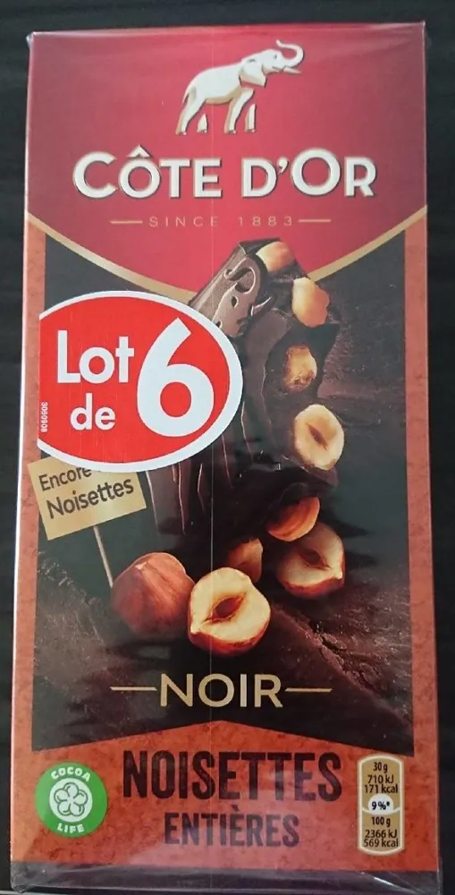 Chocolat noir noisettes entières