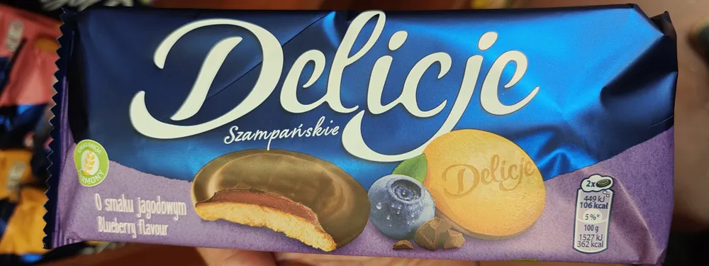 Delicje Szampańskie o smaku jagodowym