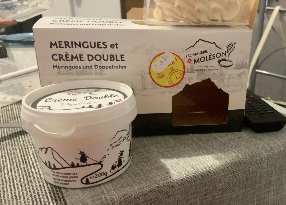 Meringues et creme double